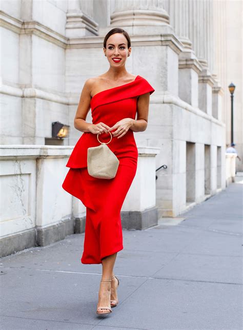 Red dress magjc